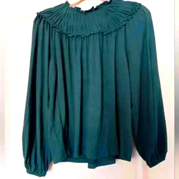 Ann Taylor Balloon sleeve green Topneck long sleeve blouse. - Picture 2 of 8
